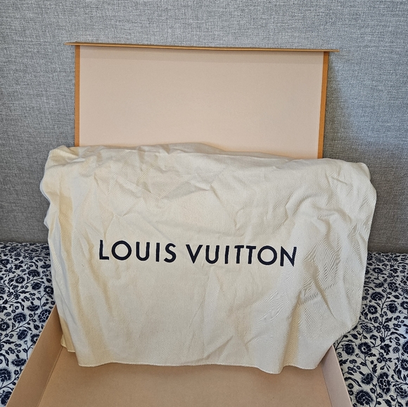 Louis Vuitton Neverfull GM - Picture 10 of 11